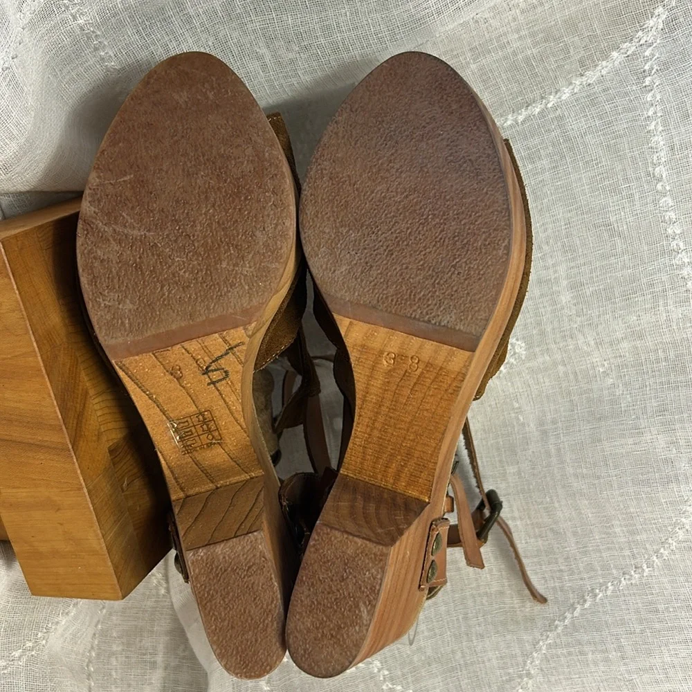 NWOT Free People leather and wooden platform sandal